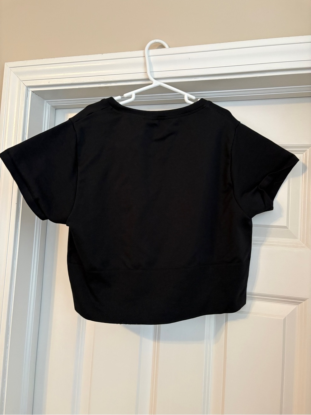 Offline By Aerie Sidewalk Seamless Black Athletic Cropped Top women’s Large - Picture 6 of 7